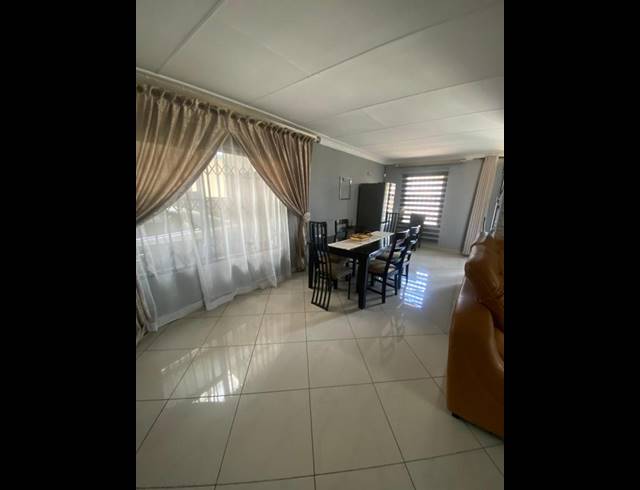 3 BEDROOM HOUSE FOR SALE IN GELUKSDAL